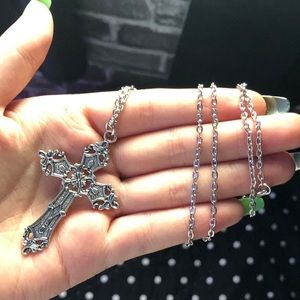 Vintage Metal Cross Goth 60cm Necklace 🦇📿